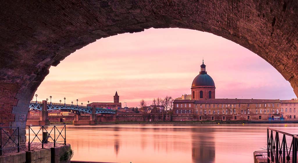 Taking Off to Toulouse: Your Flight to the Enchanting Pink City
