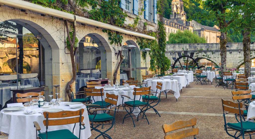 Valence’s Culinary Delights: Indulge in Must-Try Dishes and Foodie Havens